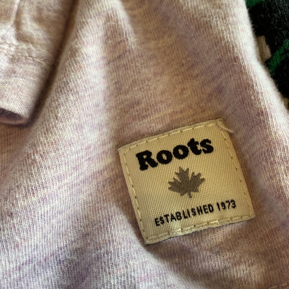 Girls 4T/5T bundle. Roots Lilac long sleeve and Carters Floral Crew sweatshirt! - Picture 4 of 7